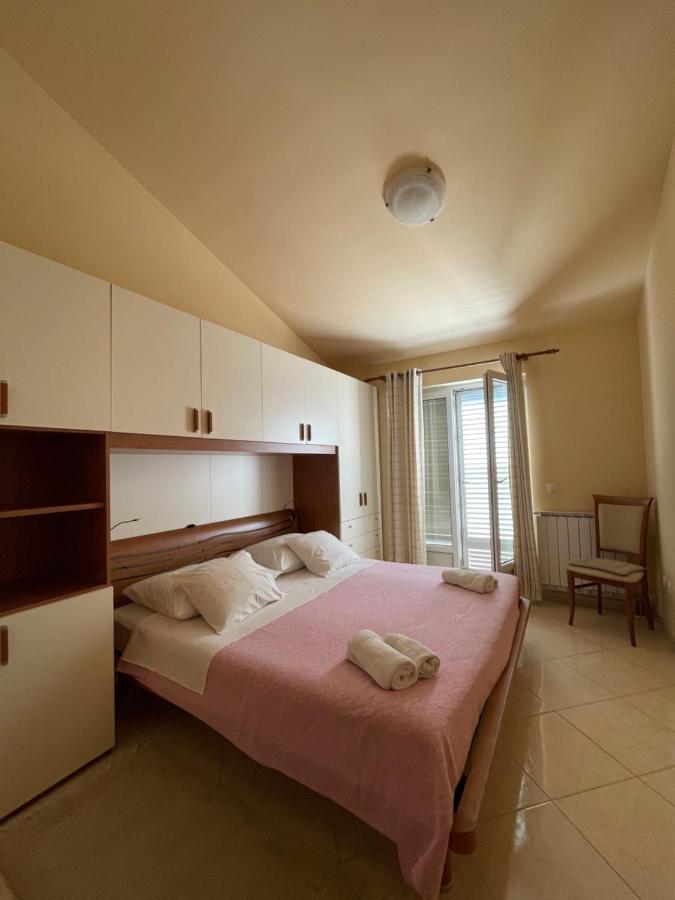 Nikola Apartment